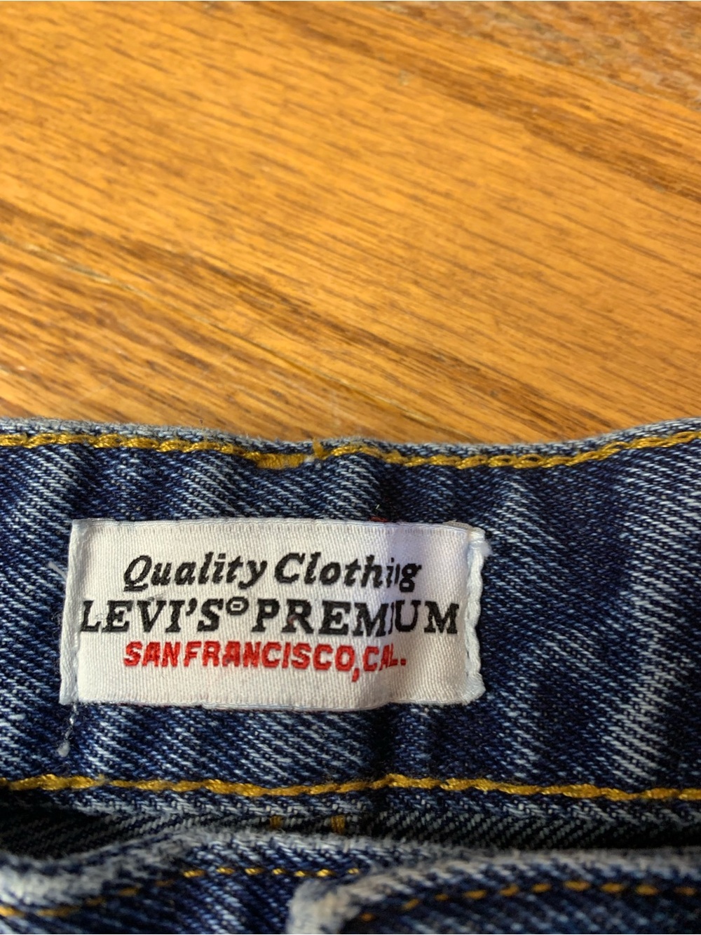 Levi's Men's Relaxed Straight-Leg Jeans in Medium Blue Denim - Picture 2 of 12